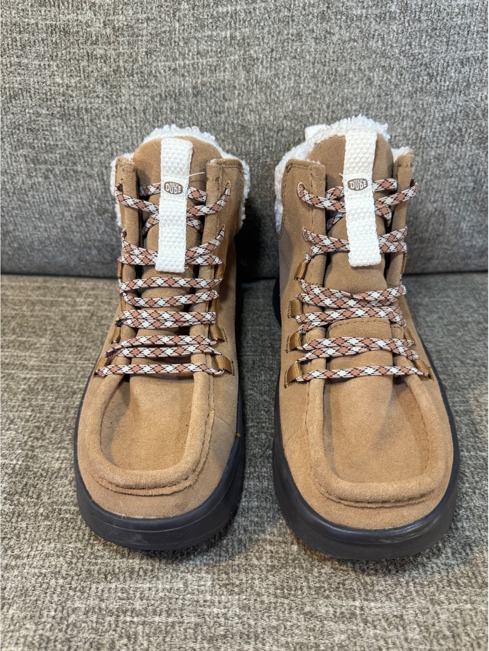 HEYDUDE Wendy Peak Apres Suede Cozy Women’s Boots Chestnut Black Size 8